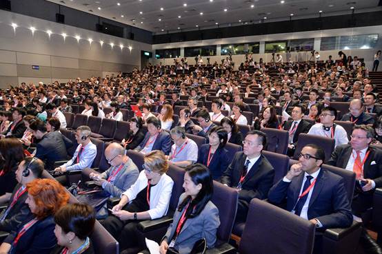 LME Week attendees in an amphitheatre